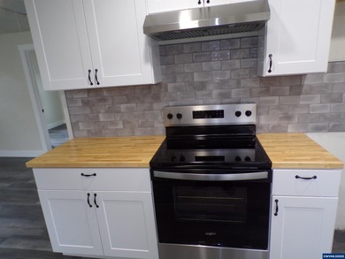 See 3-D video/tour at bottom/left of pictures.You Must See