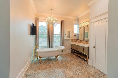 Historic Elegance Meets Modern Convenience in Waco,TX

Step