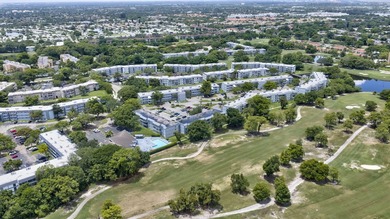 Welcome to this FIRST FLOOR, 2-bedroom, 2-bathroom condominium - photo 31
