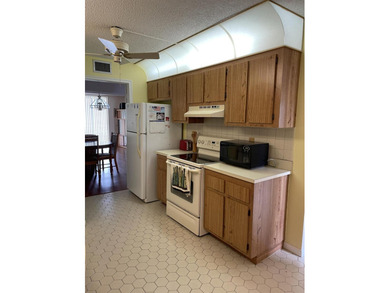NEWLY RENOVATED KITCHEN AND BATHS, PAINTED.. **NEW PICTURES - photo 5