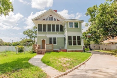 Historic Elegance Meets Modern Convenience in Waco,TX

Step