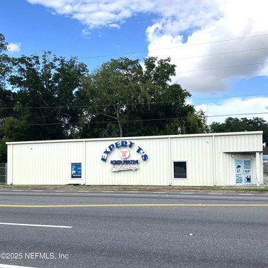 711 Cassat Avenue, located in Jacksonville, Florida, offers a - photo 1