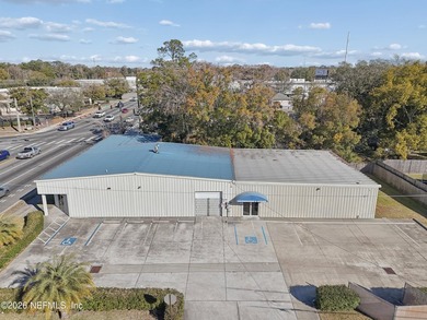 711 Cassat Avenue, located in Jacksonville, Florida, offers a - photo 4