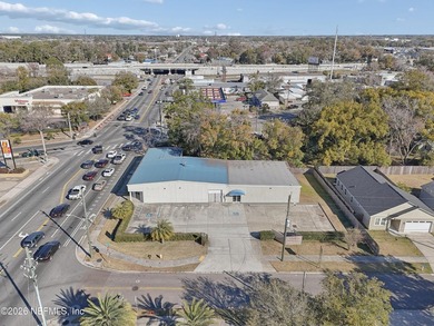 711 Cassat Avenue, located in Jacksonville, Florida, offers a - photo 5
