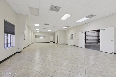 711 Cassat Avenue, located in Jacksonville, Florida, offers a - photo 8