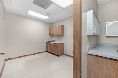 914 B has a total of 3702 sq ft. on the first floor and 356 on - photo 20