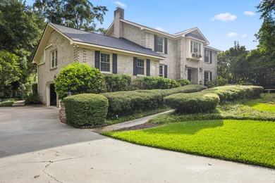 (private lake, pond, coastal) Home For Sale in Summerville South Carolina