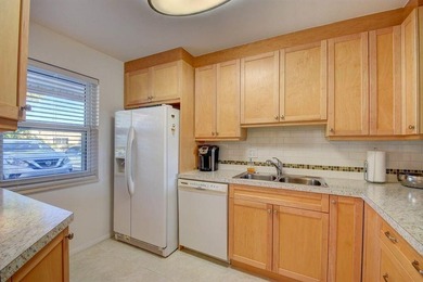 This beautifully renovated corner villa offers a perfect blend - photo 6