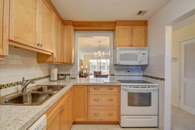 This beautifully renovated corner villa offers a perfect blend - photo 7