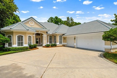 Experience resort-style living in the highly sought-after - photo 4