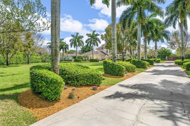 Nestled on 2.60 acres in the highly sought-after Paddock Park 2 - photo 6