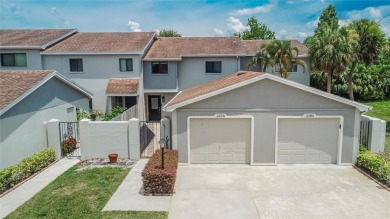 Lake Townhome/Townhouse For Sale in Lakeland, Florida