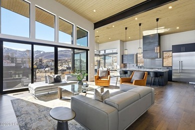 This stunning 4 bedroom home in SkyRidge offers breathtaking - photo 11