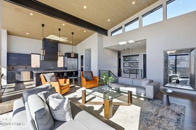 This stunning 4 bedroom home in SkyRidge offers breathtaking - photo 13
