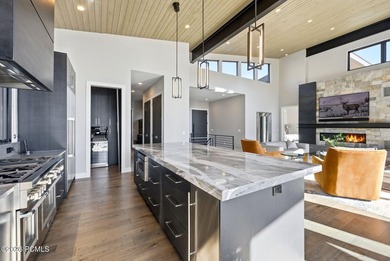 This stunning 4 bedroom home in SkyRidge offers breathtaking - photo 19