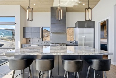 This stunning 4 bedroom home in SkyRidge offers breathtaking - photo 20