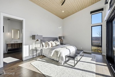 This stunning 4 bedroom home in SkyRidge offers breathtaking - photo 28