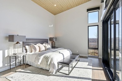This stunning 4 bedroom home in SkyRidge offers breathtaking - photo 29