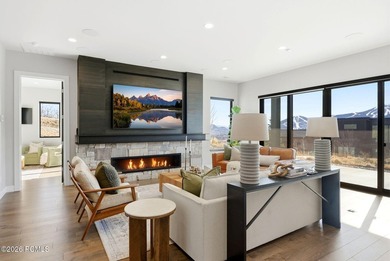 This stunning 4 bedroom home in SkyRidge offers breathtaking - photo 42