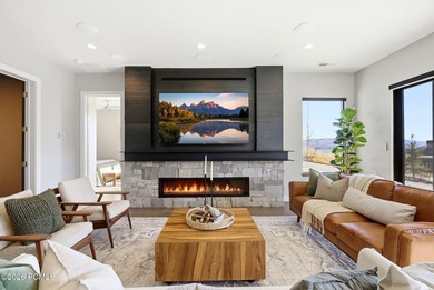 This stunning 4 bedroom home in SkyRidge offers breathtaking - photo 43