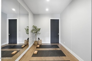 This stunning 4 bedroom home in SkyRidge offers breathtaking - photo 47
