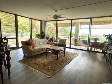 TWO LANAIS are major features of this CORNER unit designed to - photo 8