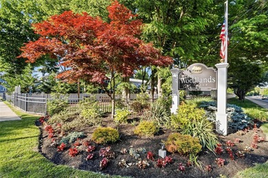 From the moment you arrive at The Woodlands at Islip, you'll - photo 1
