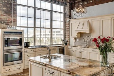 Incredible opportunity to own a piece of historic Detroit! This - photo 11
