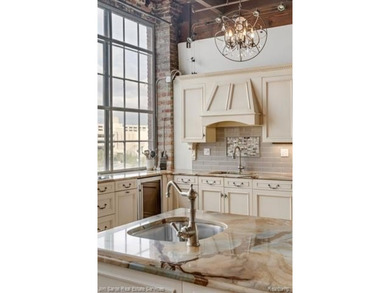 Incredible opportunity to own a piece of historic Detroit! This - photo 12