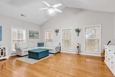 Discover space, comfort, and exceptional value in this - photo 6