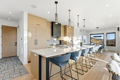 This six-bedroom residence features an open, thoughtfully - photo 8