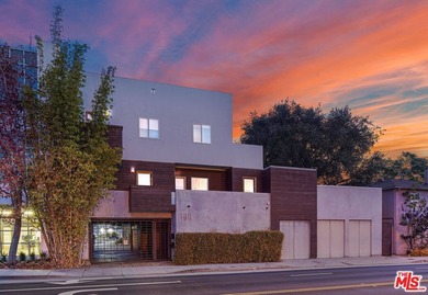 New Pricing for an Incredible Property! We are pleased to - photo 2