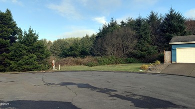 Located in a desirable gated 55+ community, this charming - photo 3