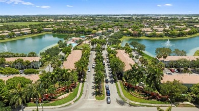 Lake Townhome/Townhouse For Sale in Homestead, Florida