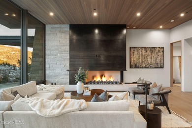 A custom luxury ski home and Forbes Five-star service await you - photo 5