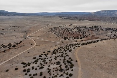 When you have a place that has majestic views in 360, you wonder - photo 35