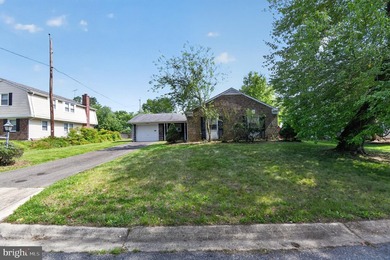 Rare opportunity to own a classic Levitt-built rambler in - photo 1