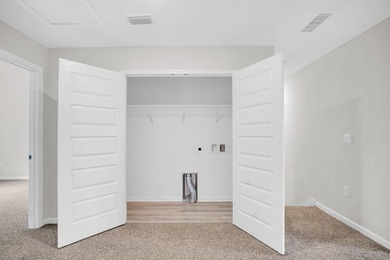 Ready to move in, this home is conveniently located just moments - photo 17