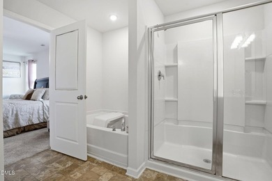 Welcome to this beautifully designed 4-bedroom, 2.5-bathroom - photo 17