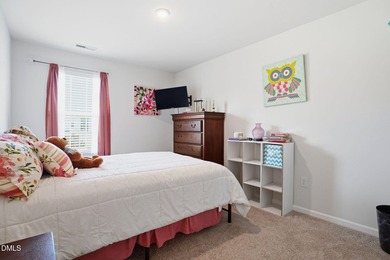 Welcome to this beautifully designed 4-bedroom, 2.5-bathroom - photo 20