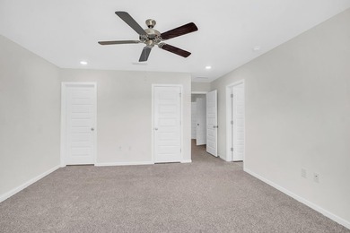 Ready to move in, this home is conveniently located just moments - photo 21