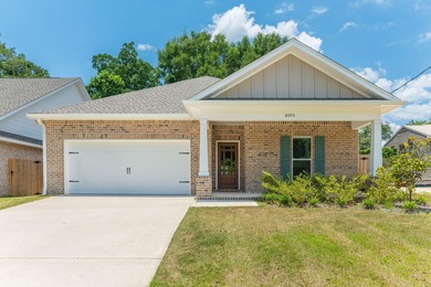 Conveniently located in the heart of Niceville, this beautifully - photo 1