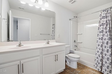 Welcome to this beautifully designed 4-bedroom, 2.5-bathroom - photo 21