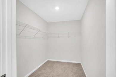 Ready to move in, this home is conveniently located just moments - photo 22