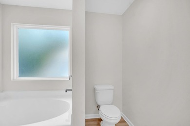 Ready to move in, this home is conveniently located just moments - photo 26