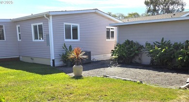 MOTIVATED SELLER! Relaxed lifestyle on the coast... This - photo 31