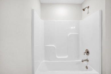 Ready to move in, this home is conveniently located just moments - photo 33