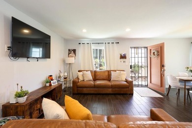 Charming two bedroom, one bathroom condo perfectly positioned in - photo 3