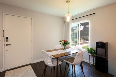 Charming two bedroom, one bathroom condo perfectly positioned in - photo 5