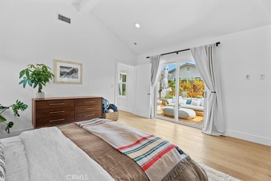 Experience the perfect blend of timeless design, modern comfort - photo 14